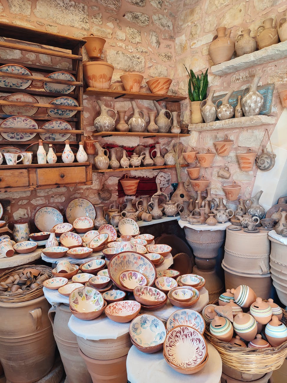 store displaying ceramic goods