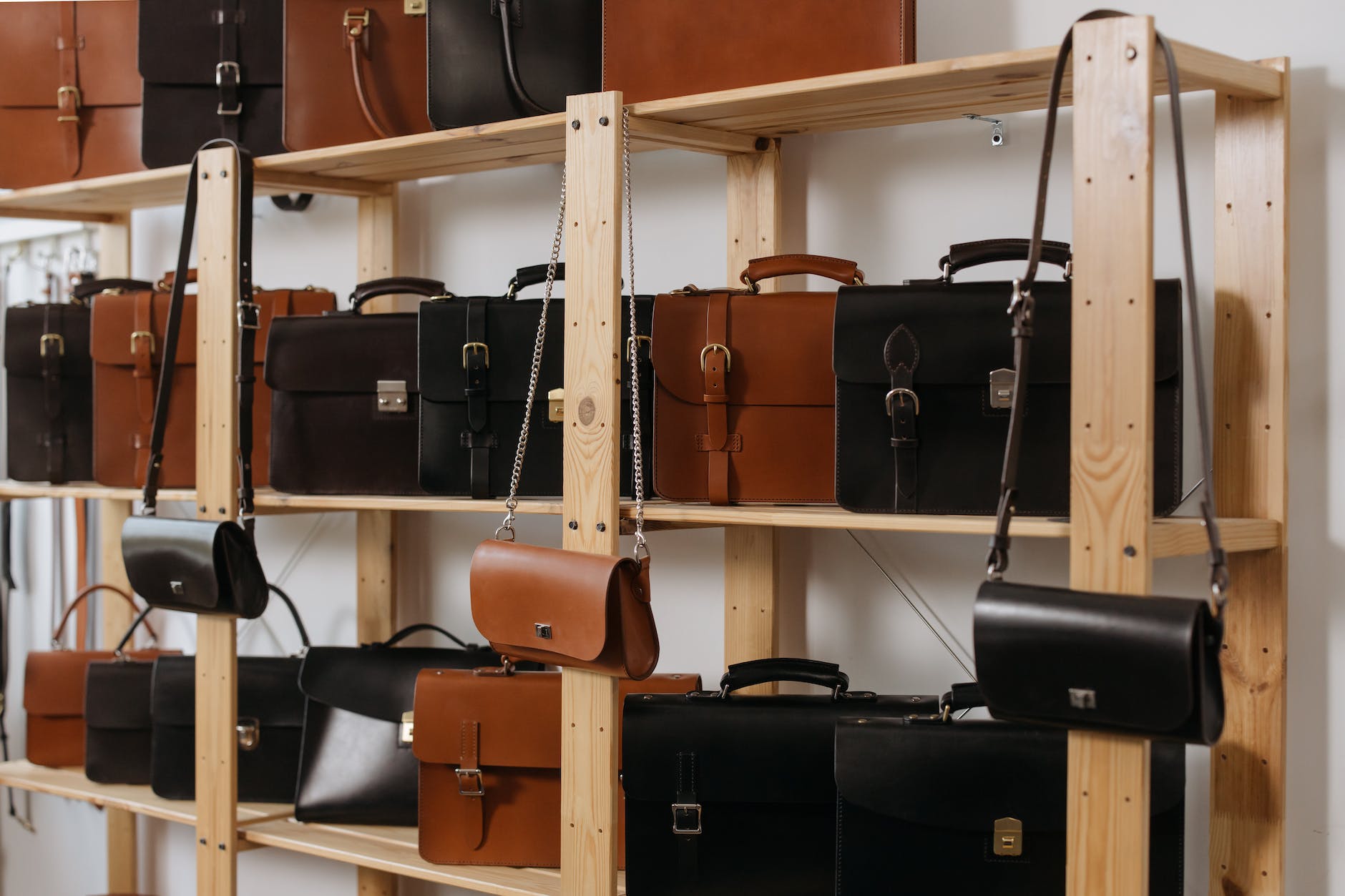 Exploring Leather working Styles: From Traditional to Contemporary