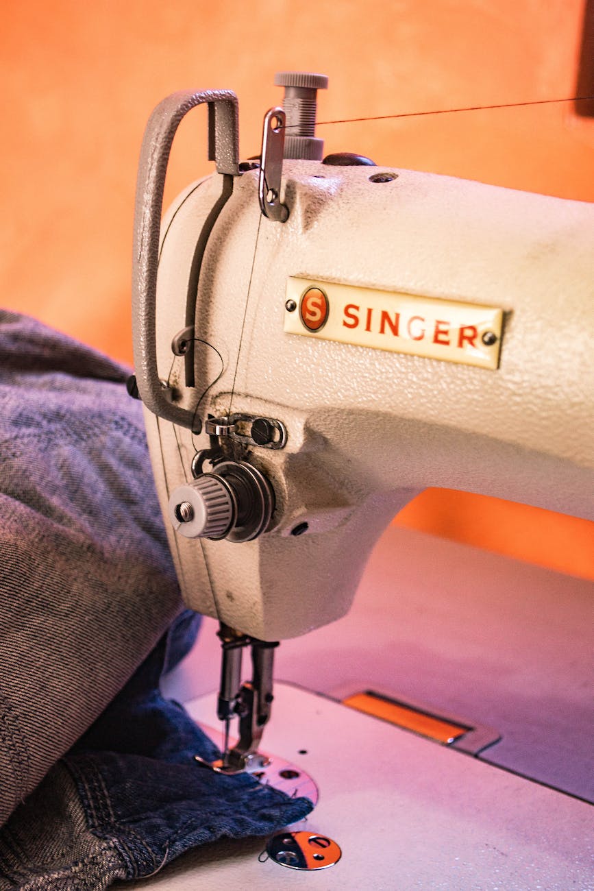 white singer sewing machine