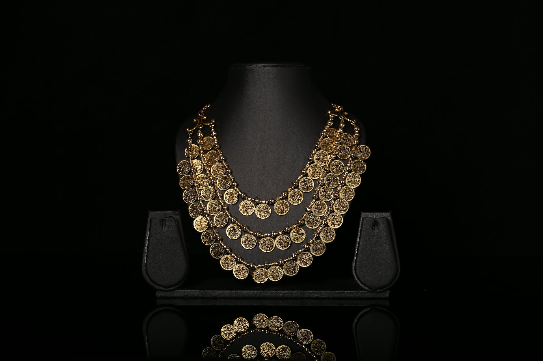 a gold coins necklace